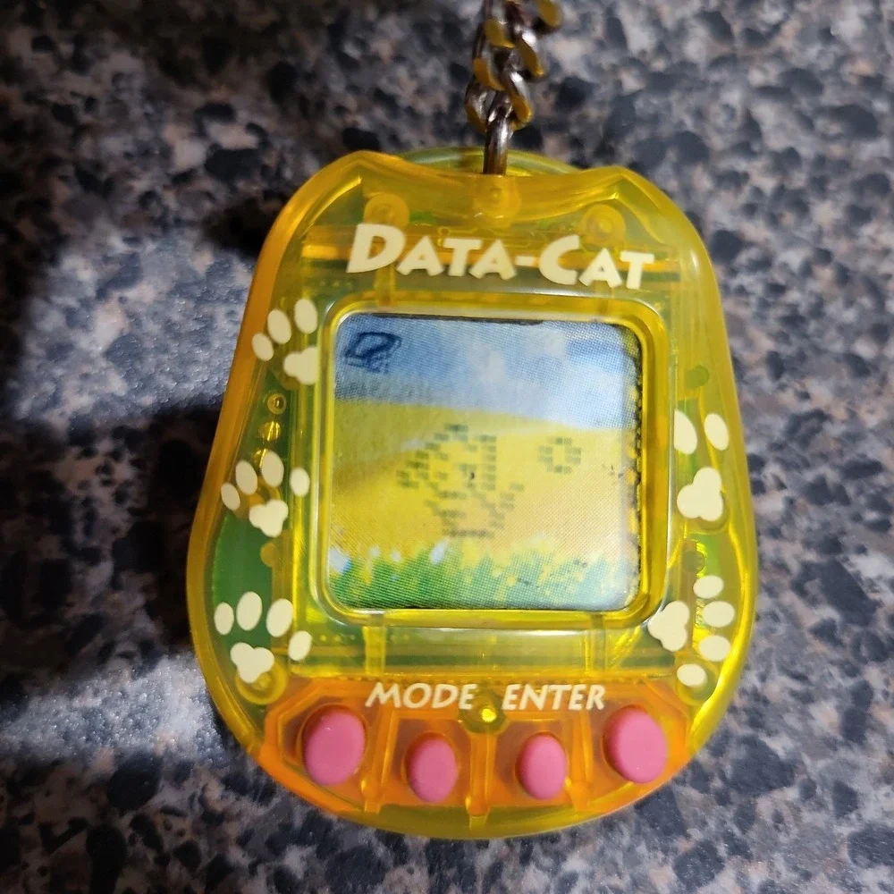 Radio Shack 1997 Data Cat Virtual Pet Tamagotchi Toy Keychain TESTED WORKS